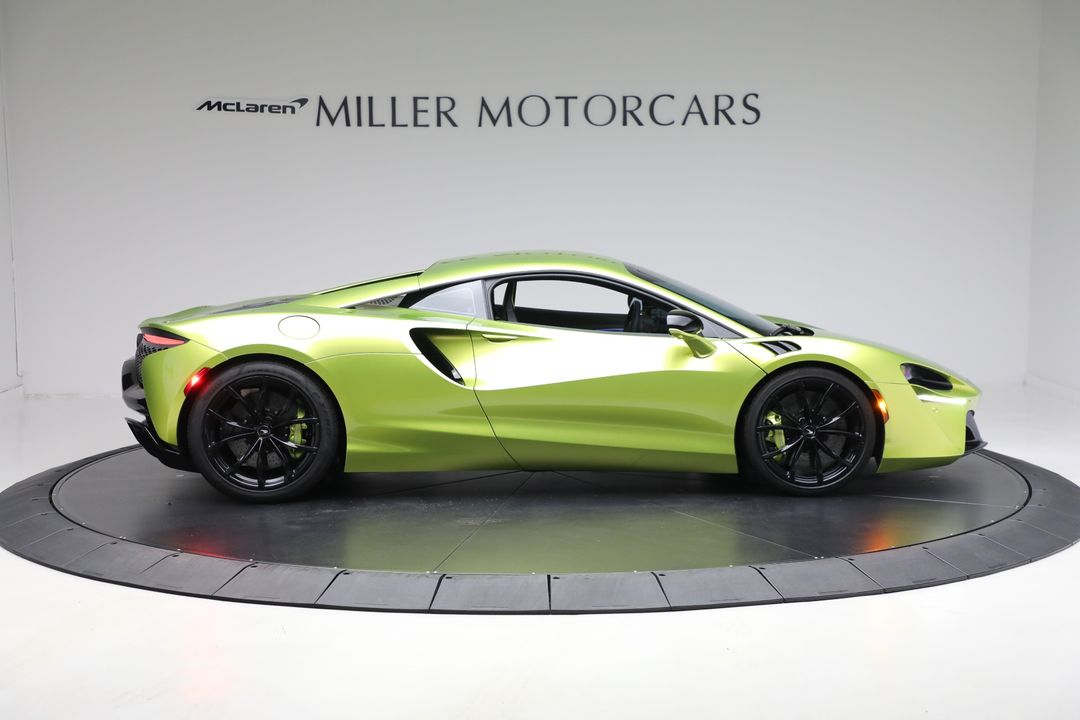 2024 McLaren Artura