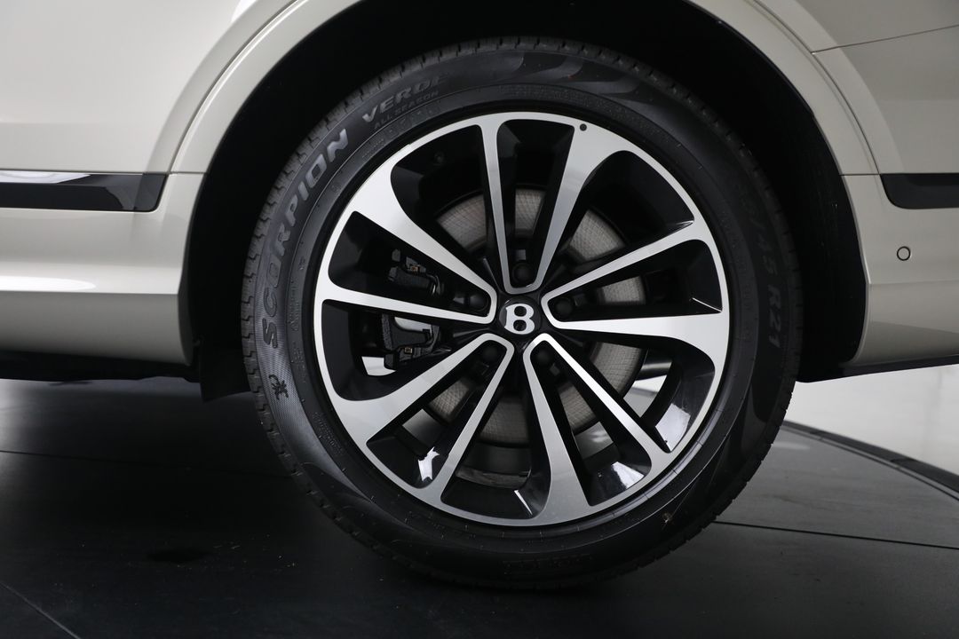 2025 Bentley Bentayga