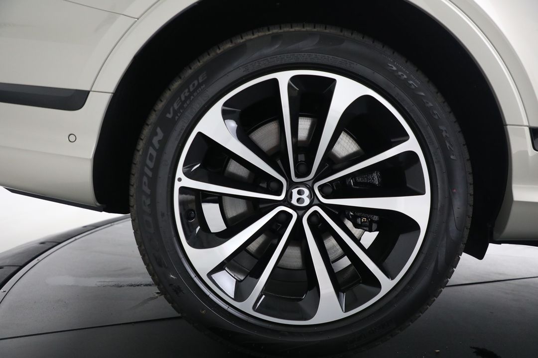 2025 Bentley Bentayga