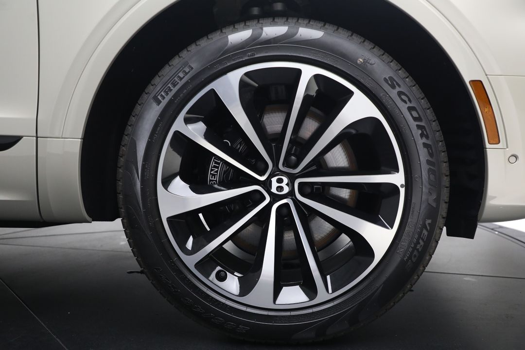 2025 Bentley Bentayga
