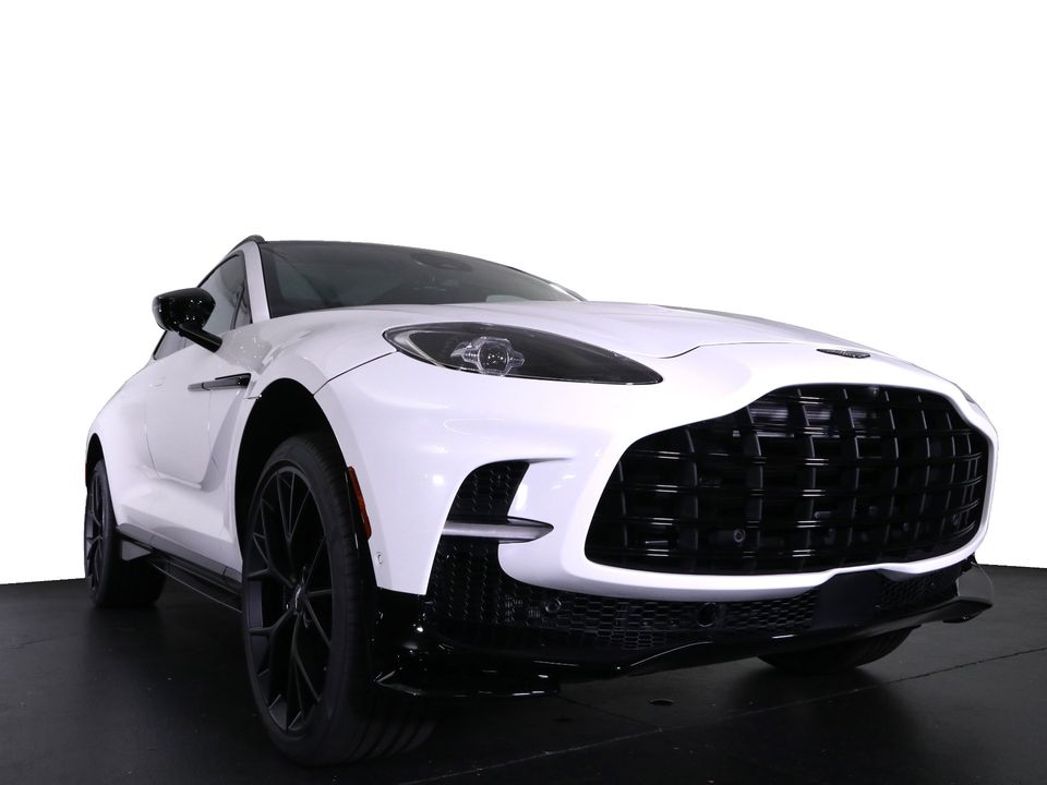 2025 Aston Martin DBX