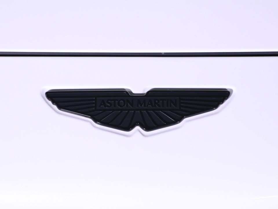 2025 Aston Martin DBX