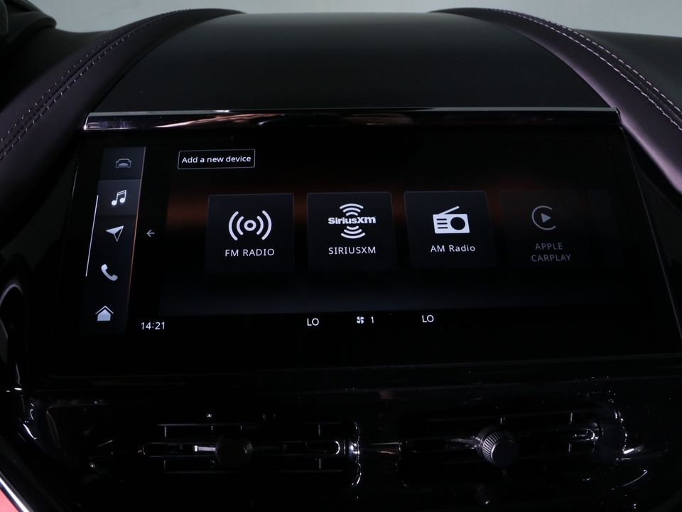 2025 Aston Martin DBX