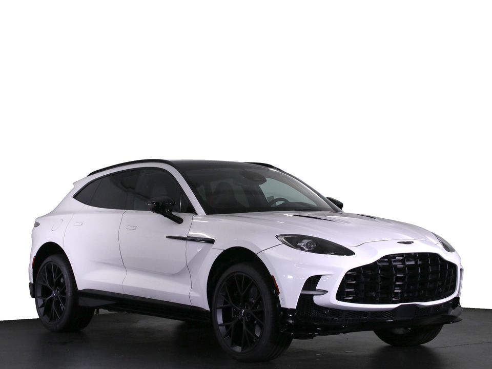 2025 Aston Martin DBX
