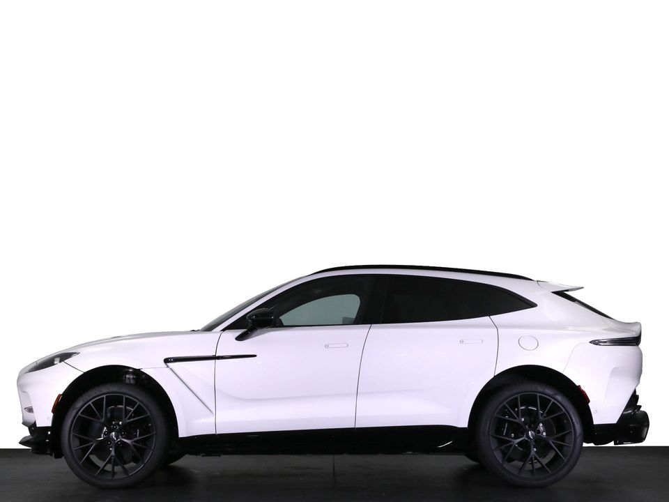 2025 Aston Martin DBX