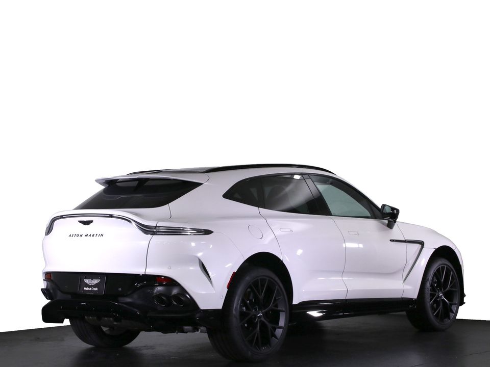 2025 Aston Martin DBX