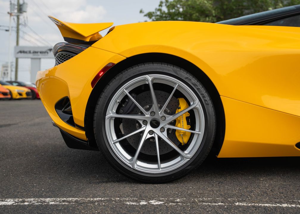 2025 McLaren 750S