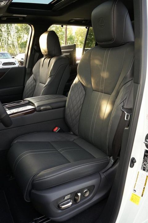 2025 Lexus LX 700h
