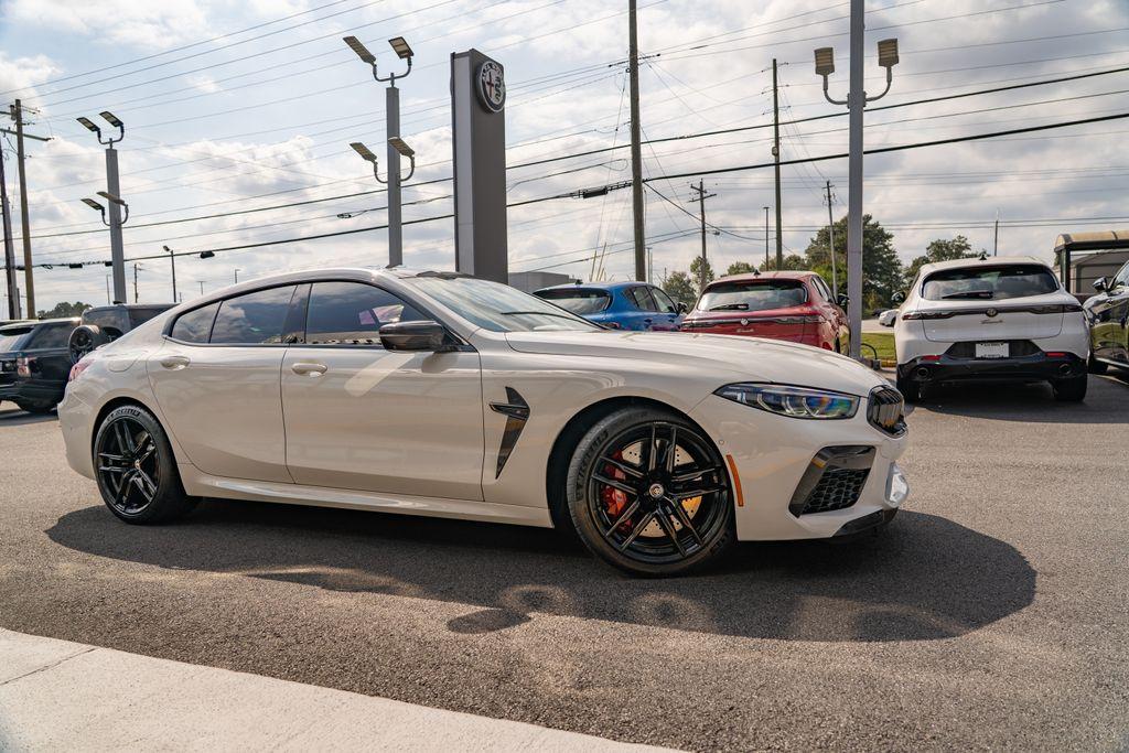 2023 BMW M8