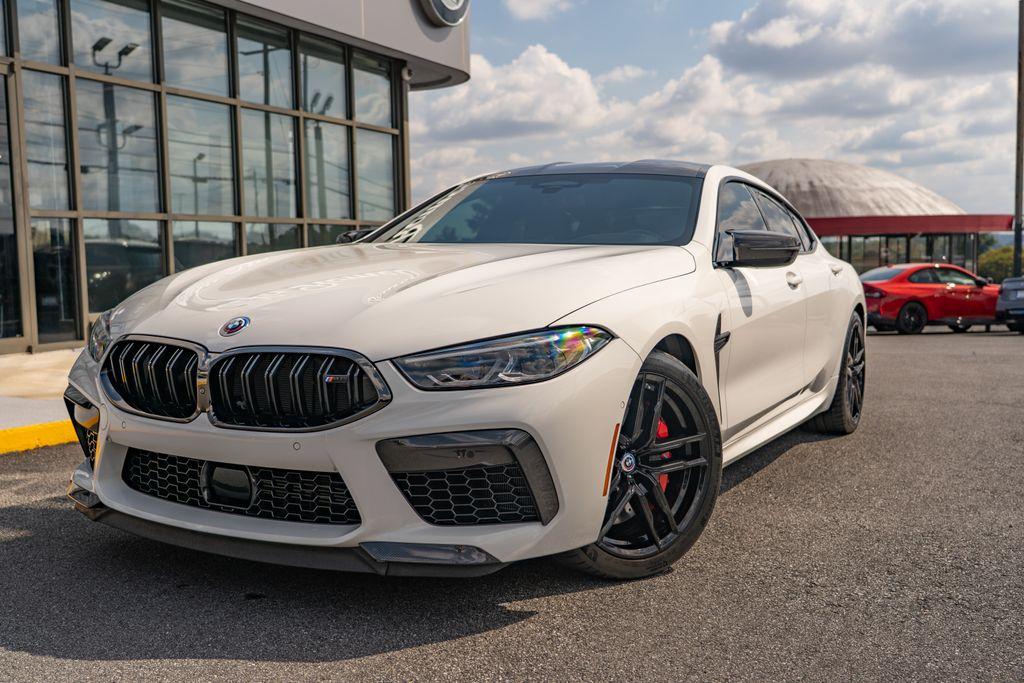 2023 BMW M8