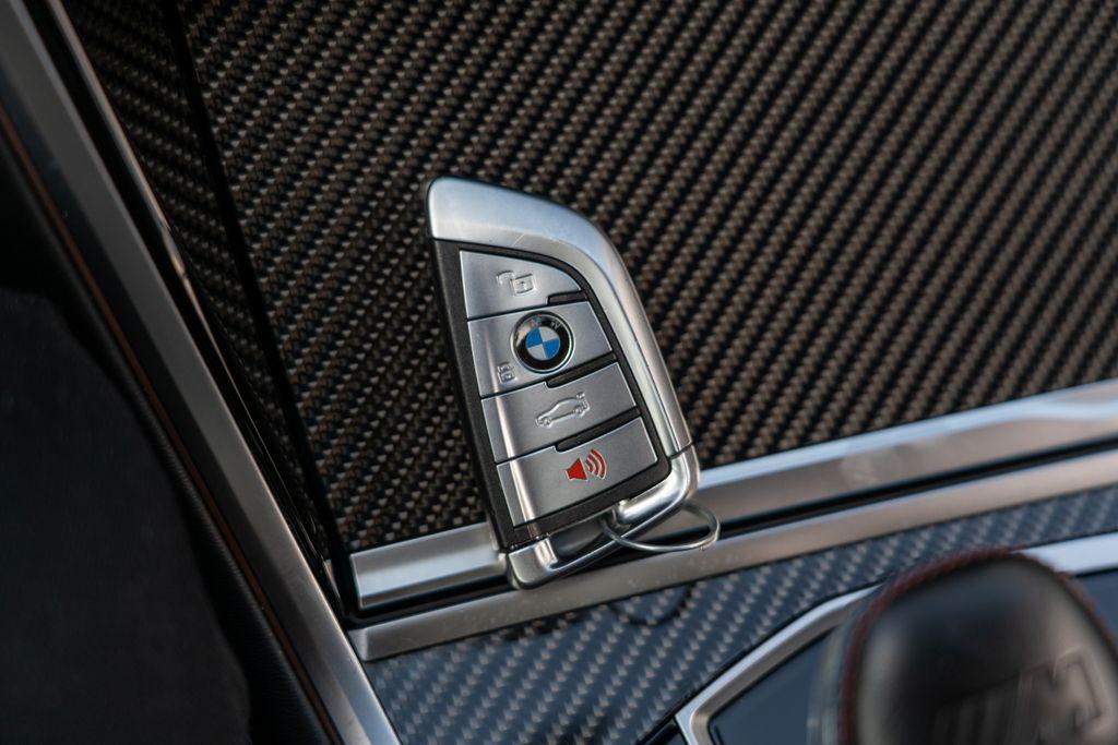 2023 BMW M8
