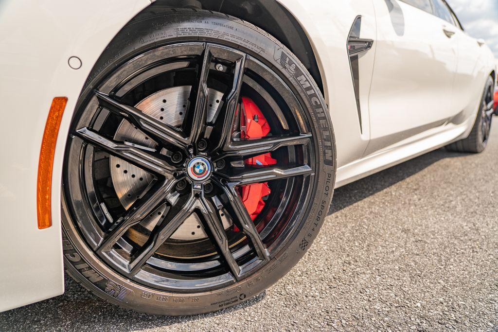 2023 BMW M8