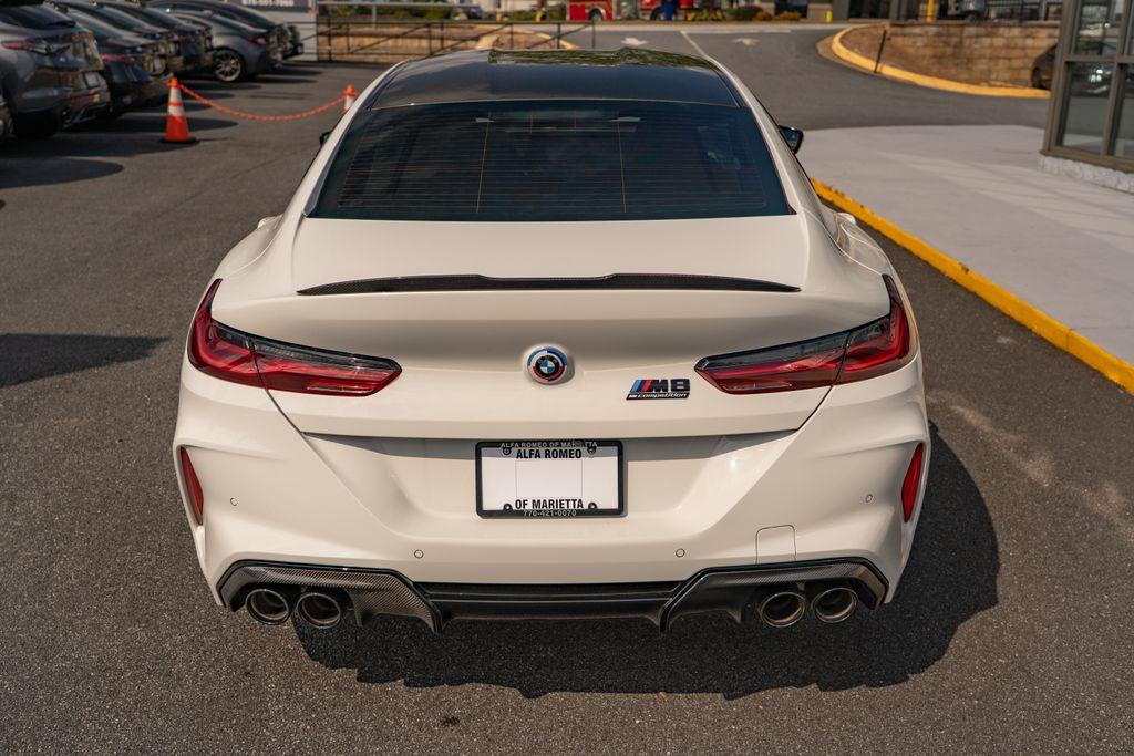 2023 BMW M8
