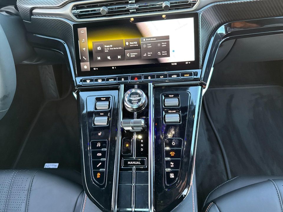2025 Aston Martin Vantage