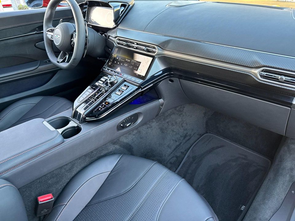 2025 Aston Martin Vantage