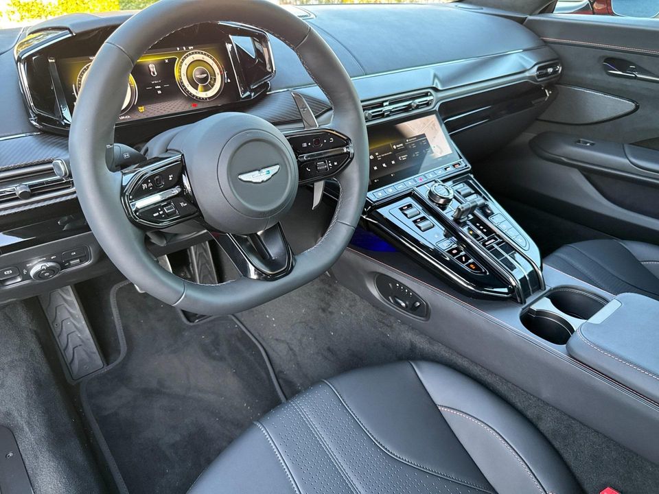 2025 Aston Martin Vantage