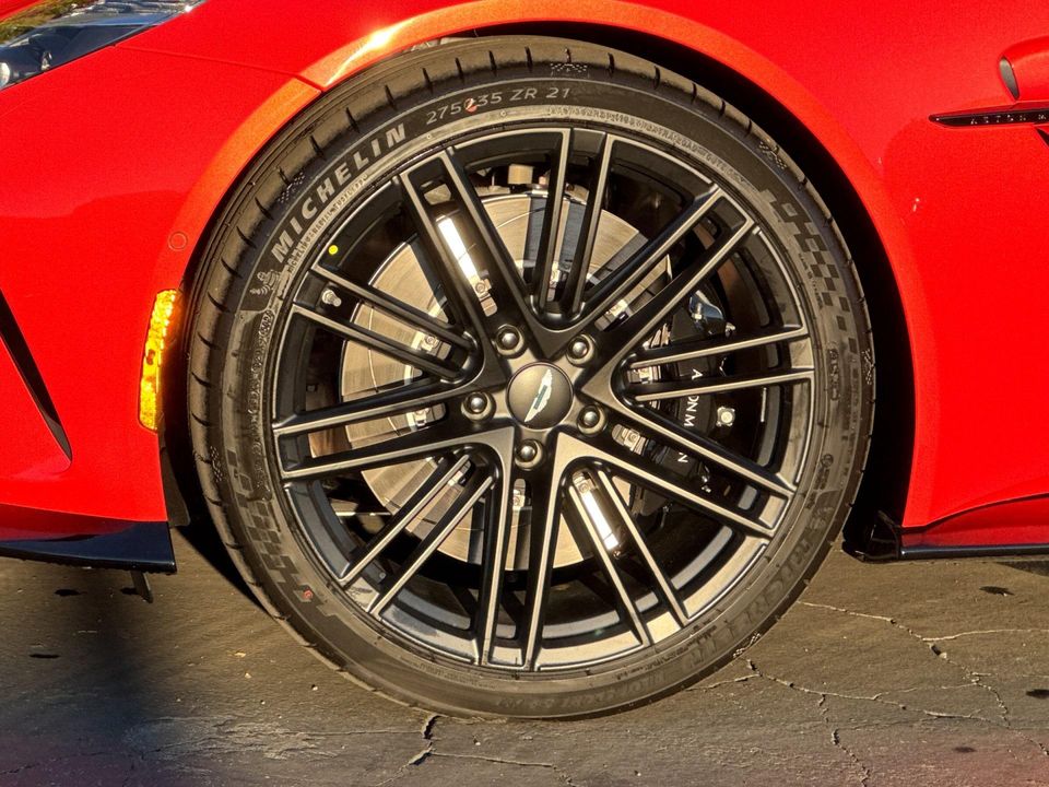 2025 Aston Martin Vantage