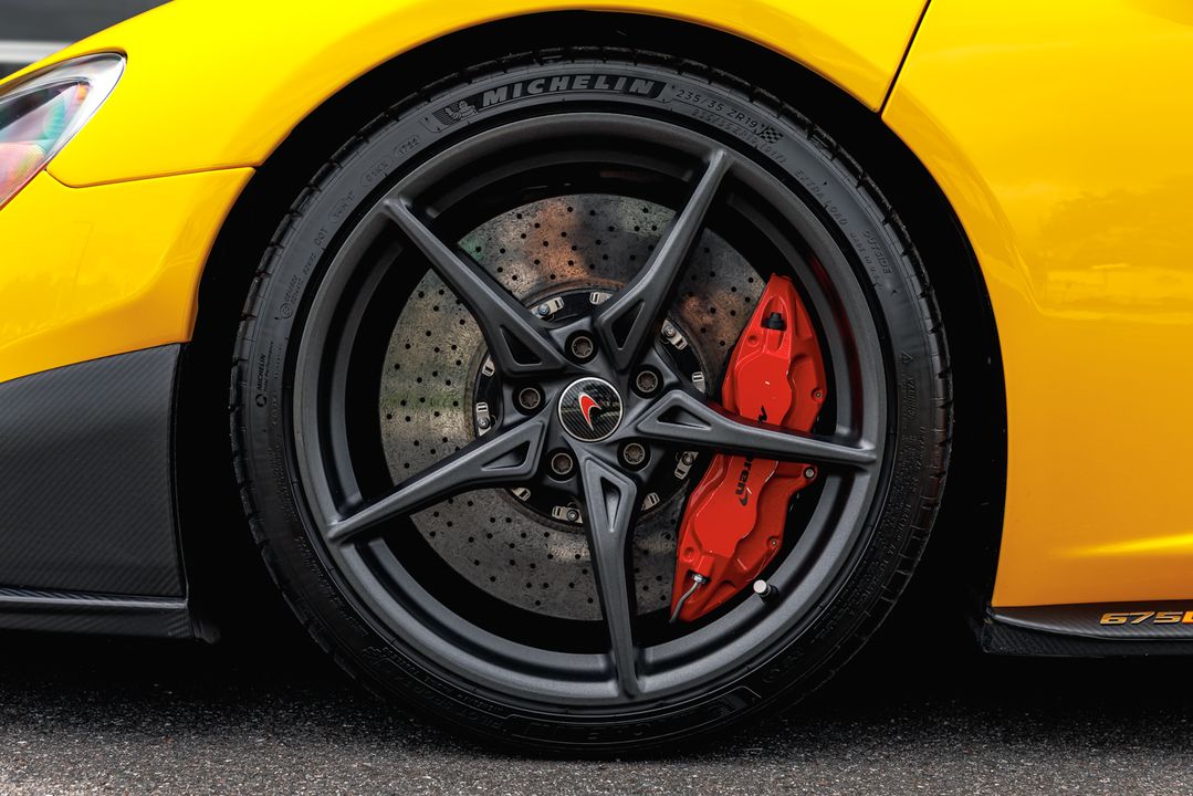 2016 McLaren 675LT