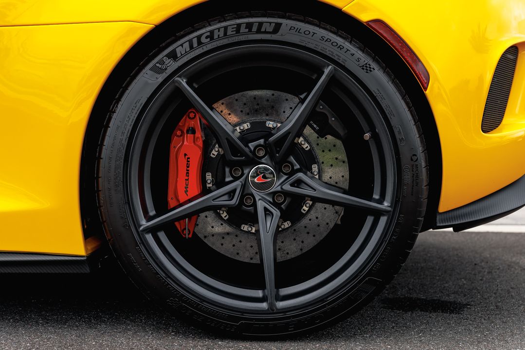 2016 McLaren 675LT