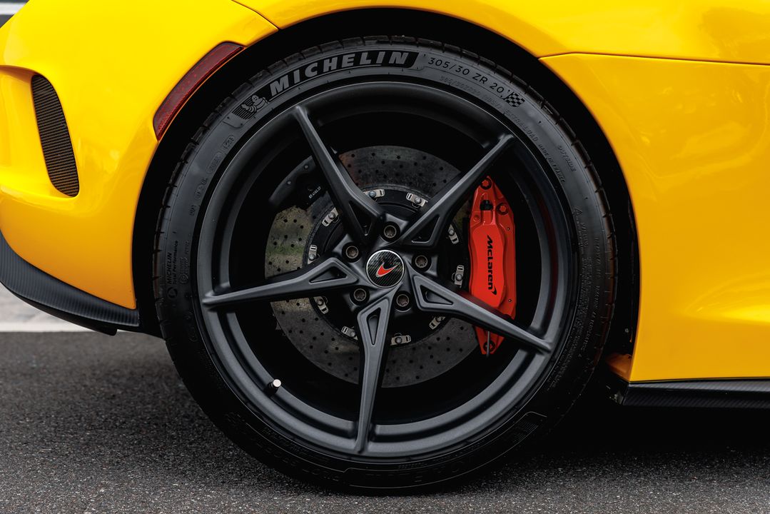2016 McLaren 675LT