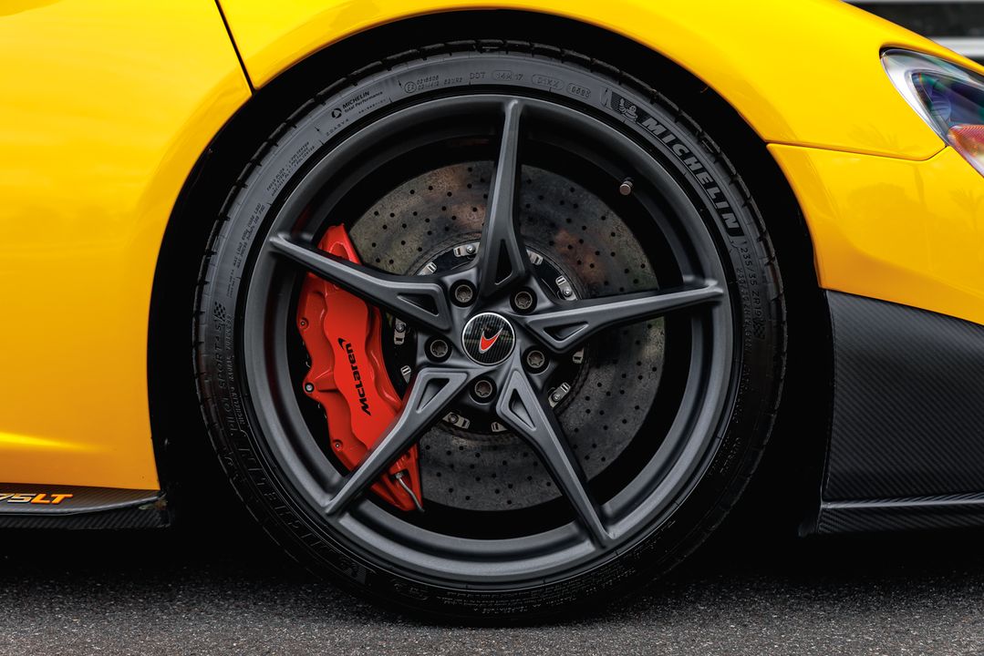 2016 McLaren 675LT