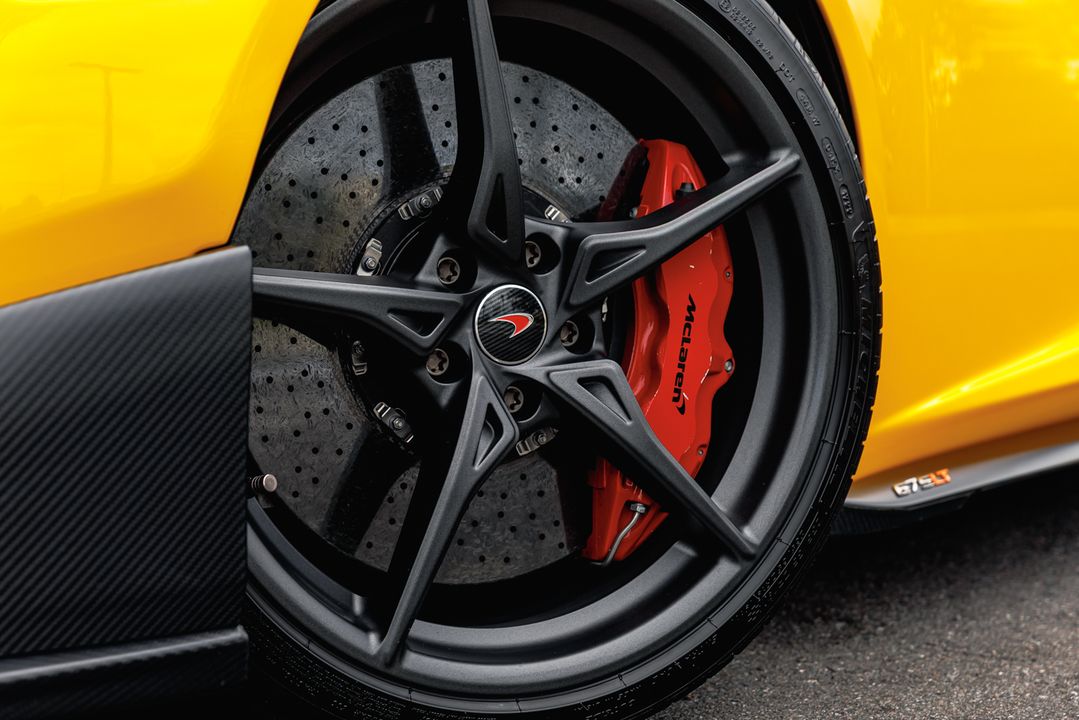 2016 McLaren 675LT