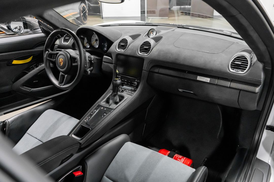 2023 Porsche 718 Cayman