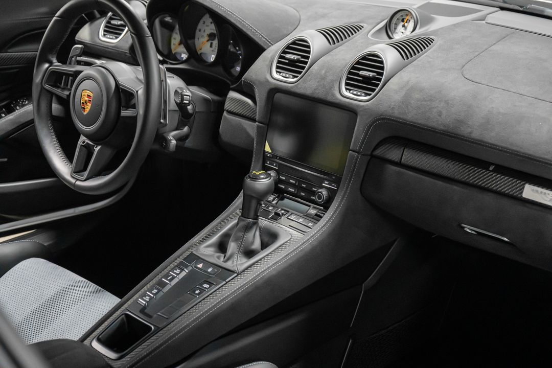 2023 Porsche 718 Cayman