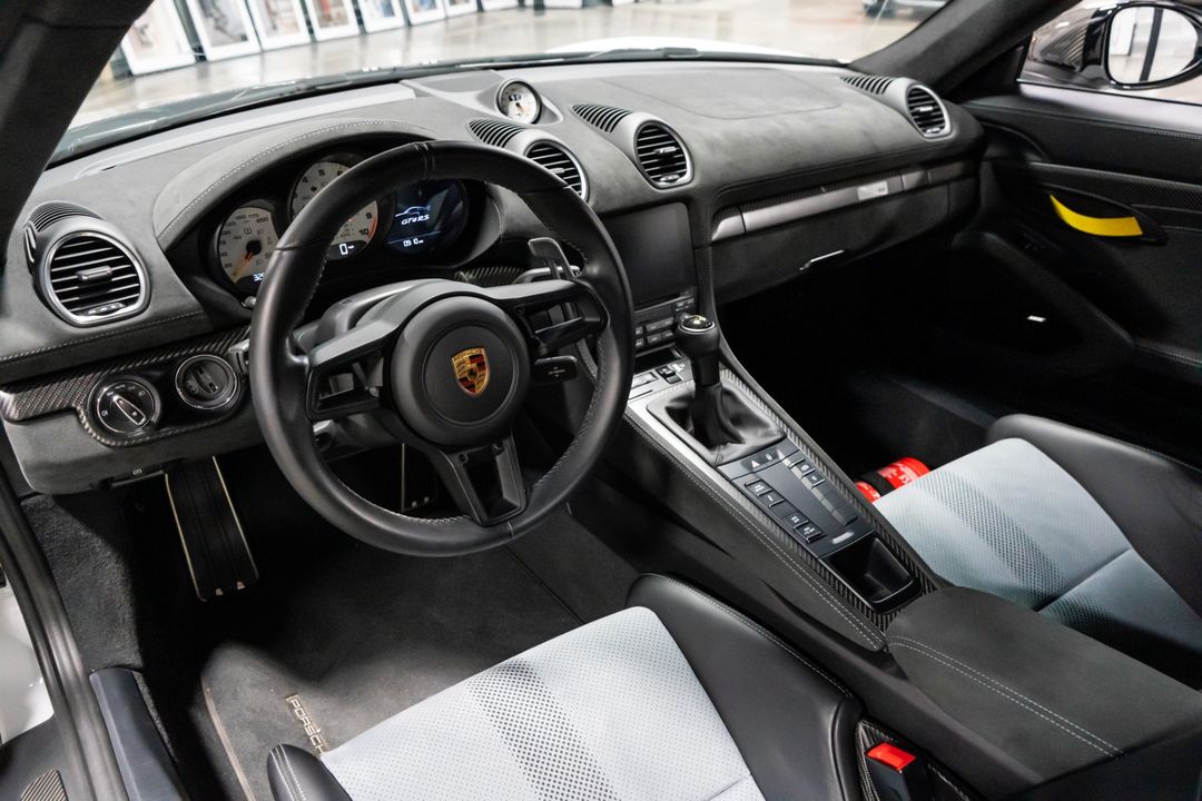 2023 Porsche 718 Cayman