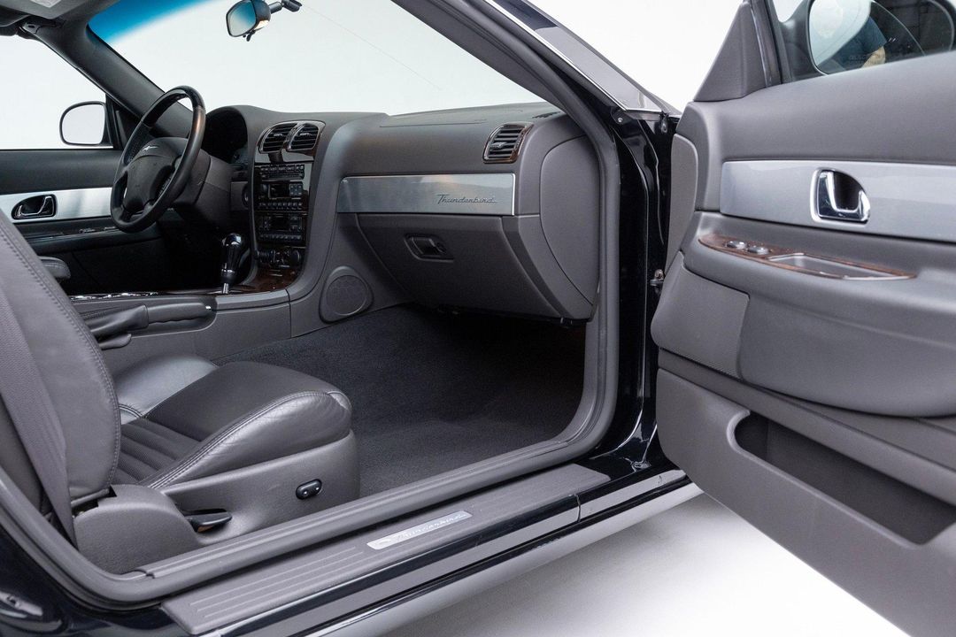 2002 Ford Thunderbird
