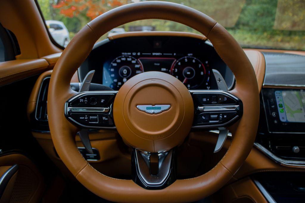 2025 Aston Martin DBX