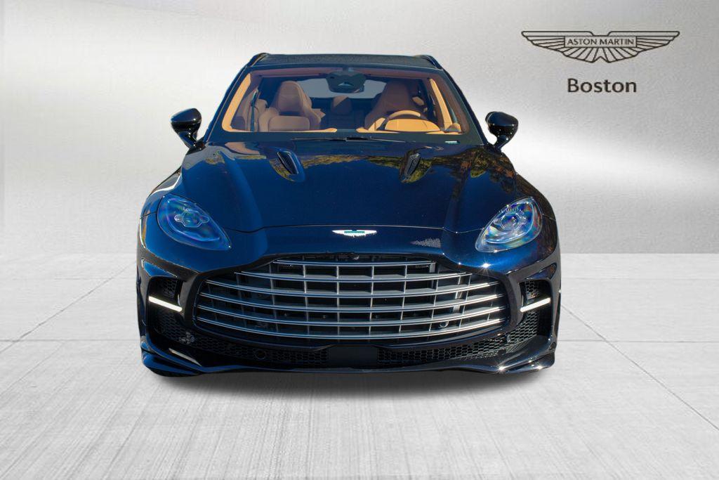 2025 Aston Martin DBX