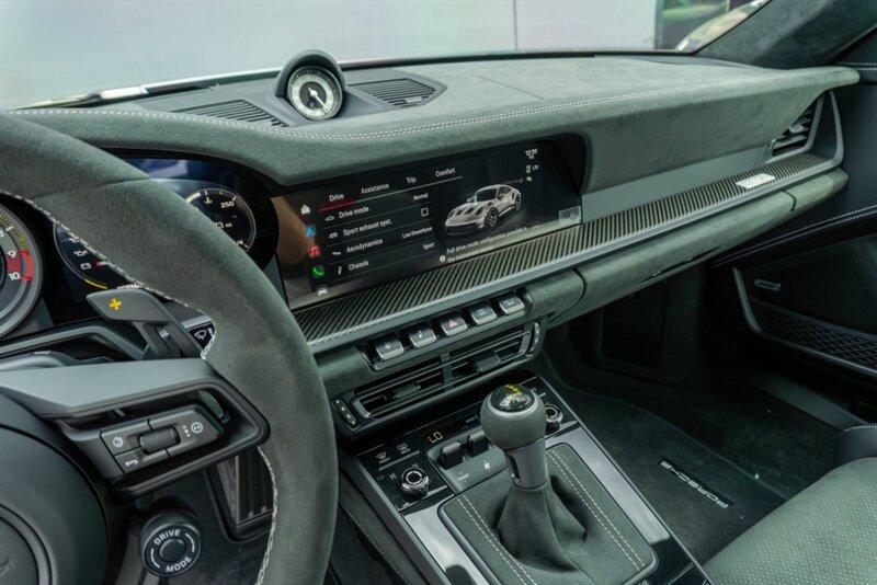2025 Porsche 911