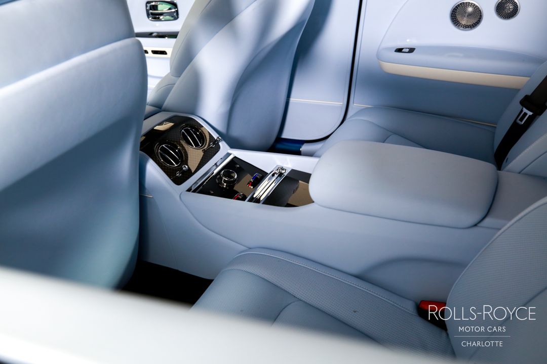 2025 Rolls-Royce Black Badge Spectre