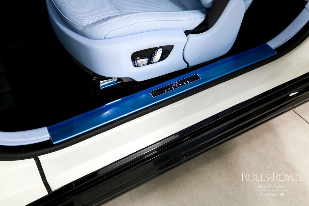 2025 Rolls-Royce Black Badge Spectre