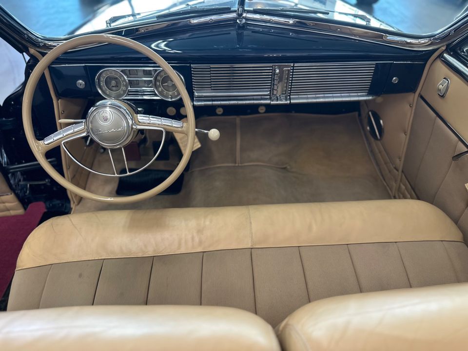 1948 Packard Custom Victoria