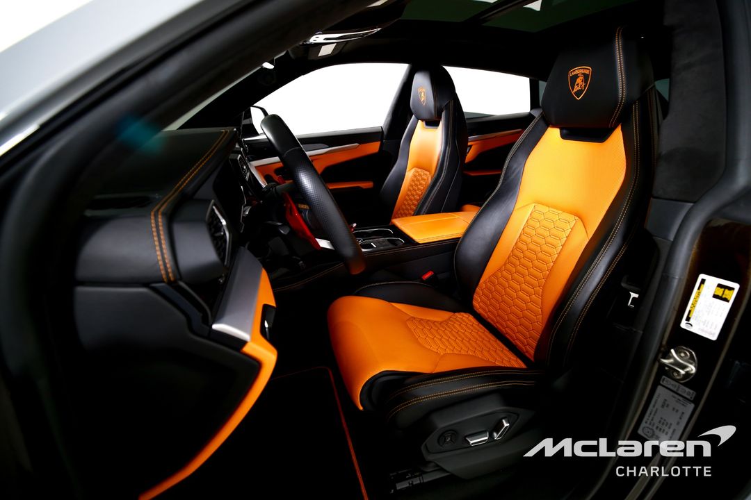 2019 LAMBORGHINI URUS