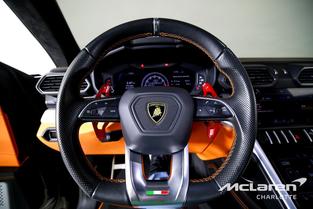 2019 LAMBORGHINI URUS