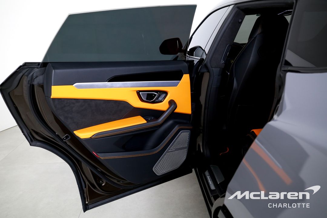 2019 LAMBORGHINI URUS