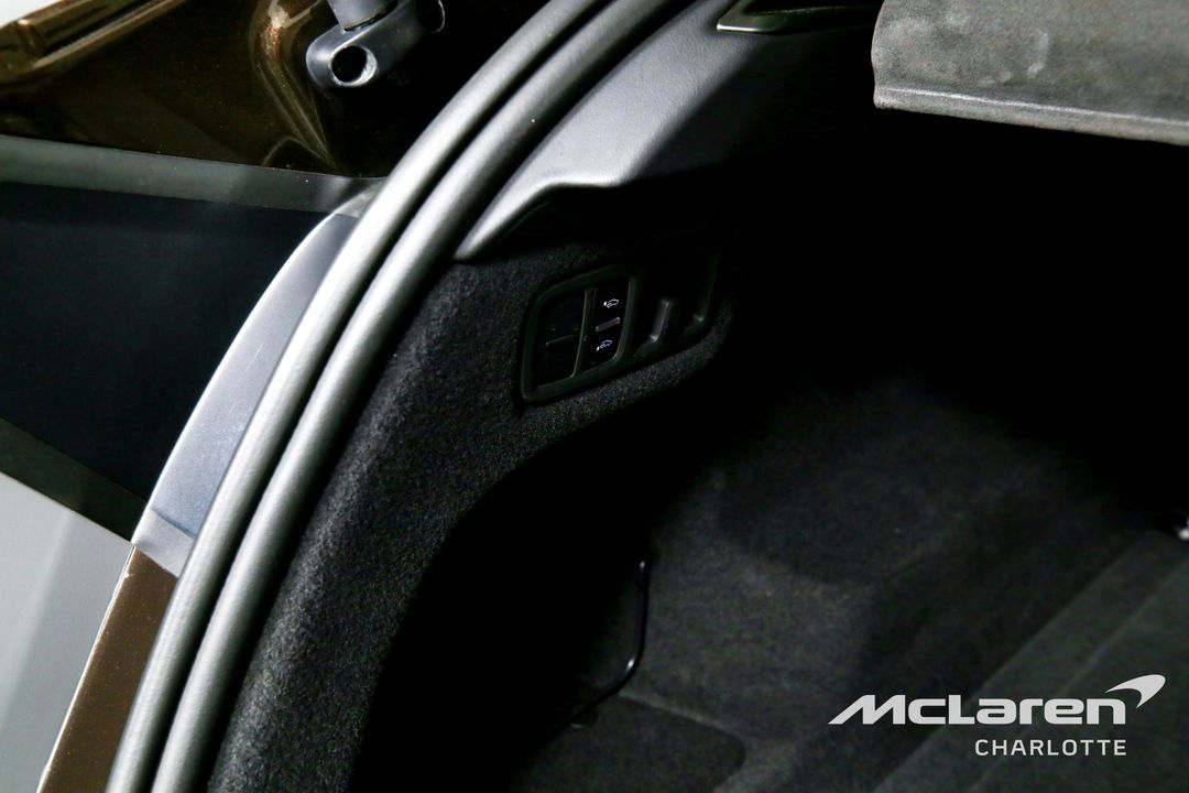 2019 LAMBORGHINI URUS