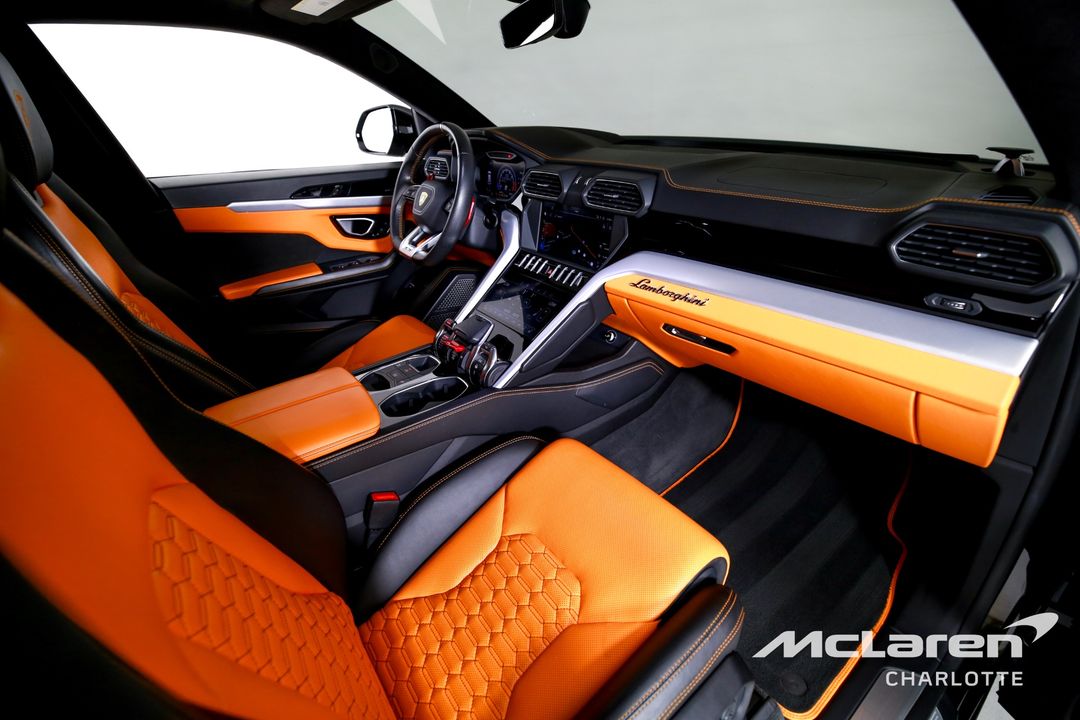 2019 LAMBORGHINI URUS