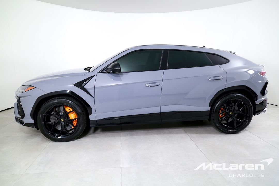 2019 LAMBORGHINI URUS