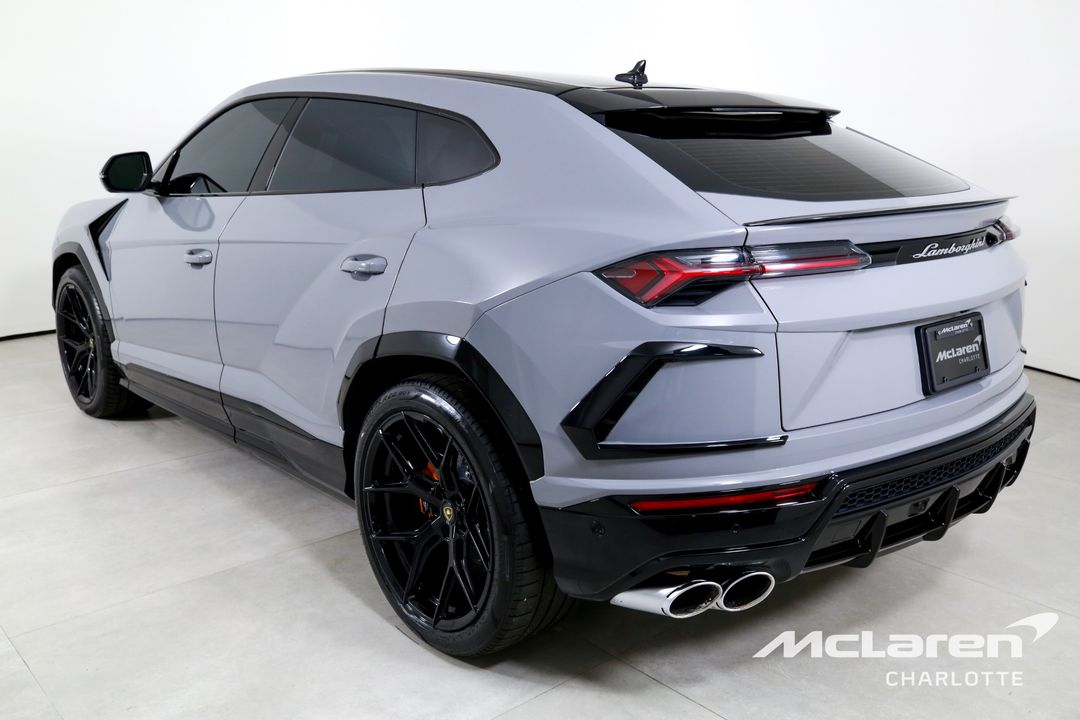 2019 LAMBORGHINI URUS