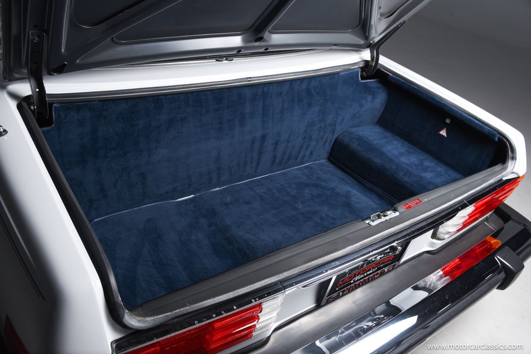 1989 Mercedes-Benz 560-Class