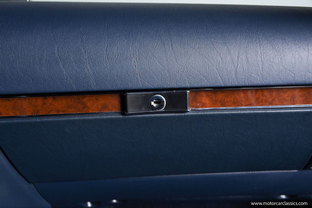 1989 Mercedes-Benz 560-Class