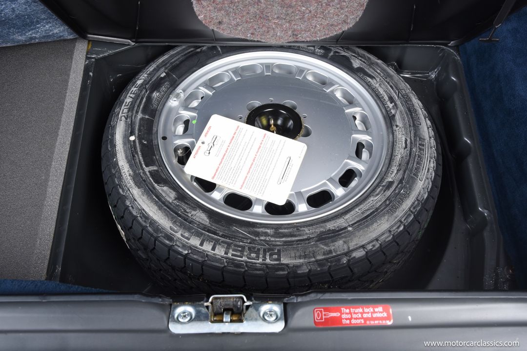 1989 Mercedes-Benz 560-Class