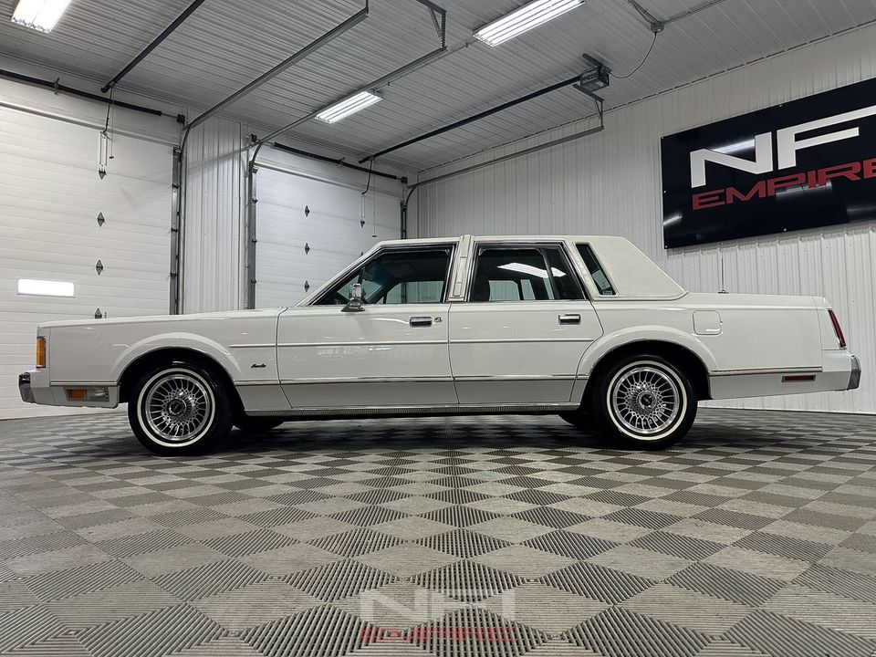 1989 Lincoln Town Car