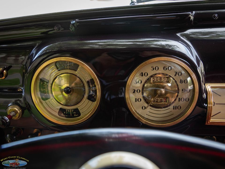 1940 Lincoln Zephyr Continental V12