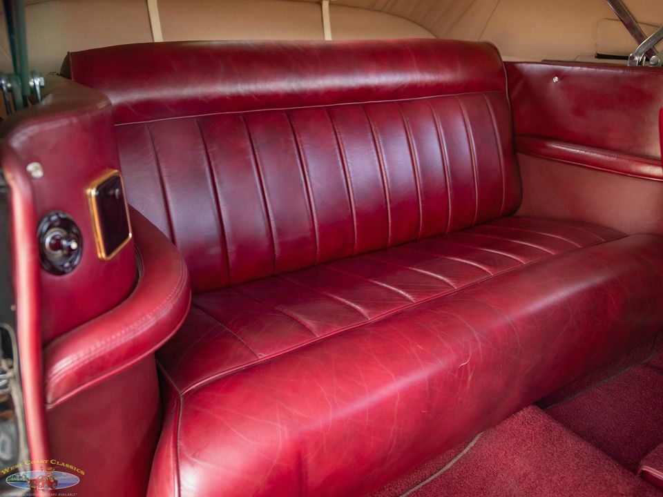 1940 Lincoln Zephyr Continental V12