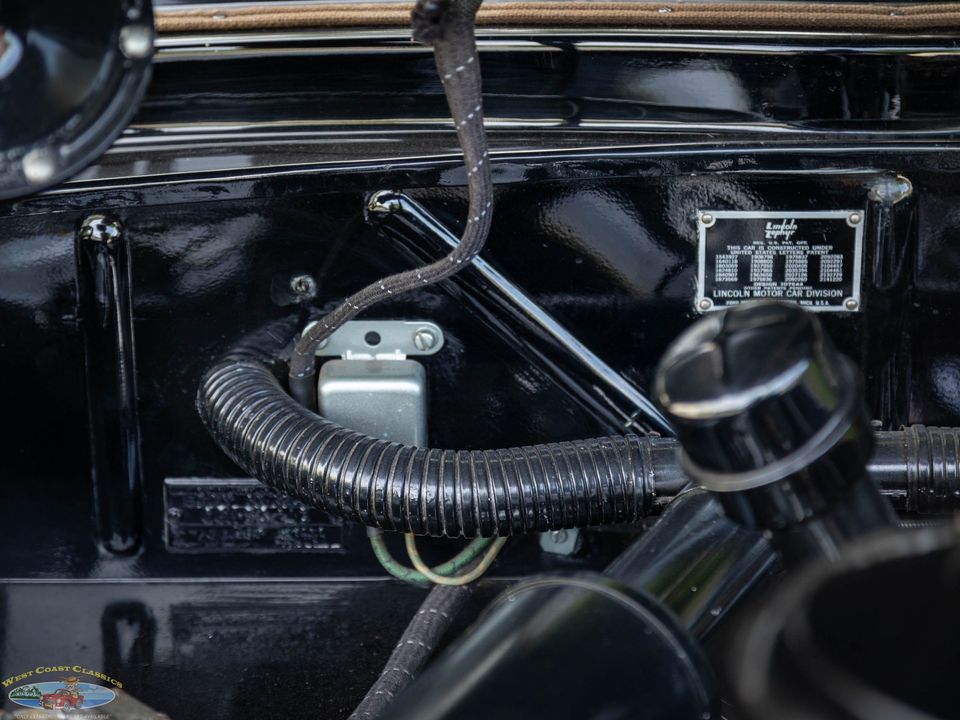 1940 Lincoln Zephyr Continental V12
